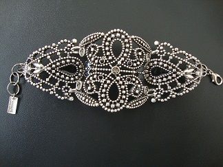 Pulseira rendada